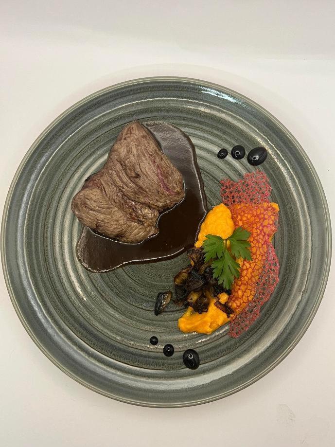 Logis Hotel La Bergerie Hotel 3 Etoiles Restaurant Savoureux Saint-Pierre-Lafeuille エクステリア 写真