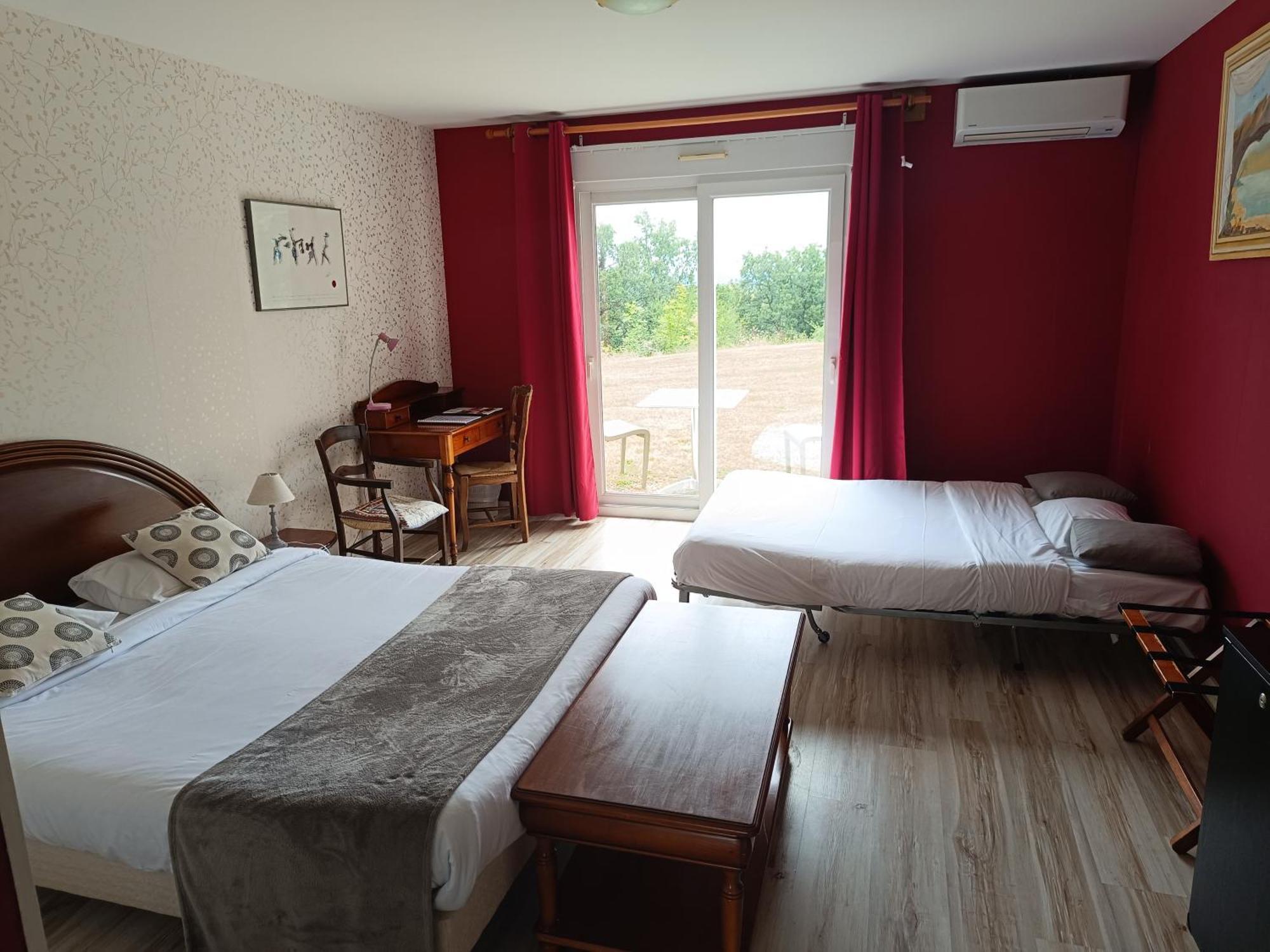 Logis Hotel La Bergerie Hotel 3 Etoiles Restaurant Savoureux Saint-Pierre-Lafeuille エクステリア 写真
