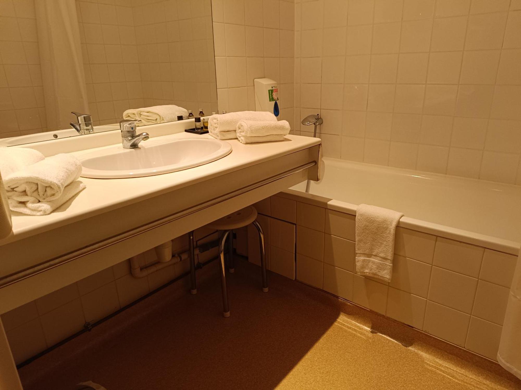 Logis Hotel La Bergerie Hotel 3 Etoiles Restaurant Savoureux Saint-Pierre-Lafeuille エクステリア 写真