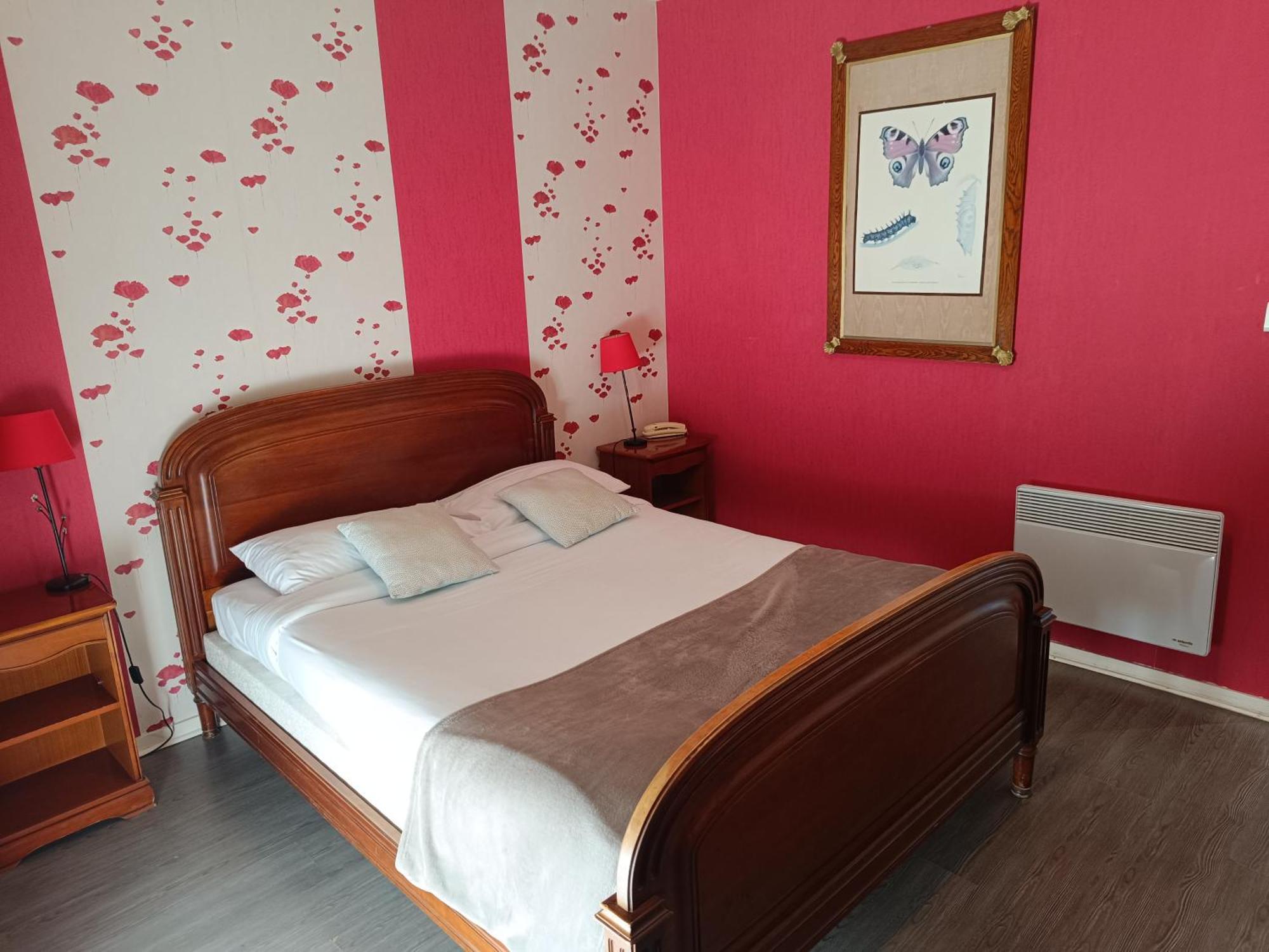 Logis Hotel La Bergerie Hotel 3 Etoiles Restaurant Savoureux Saint-Pierre-Lafeuille エクステリア 写真